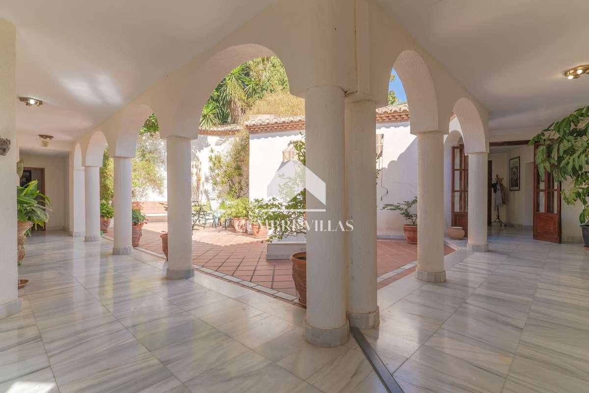 Villa for Sale in Salobreña