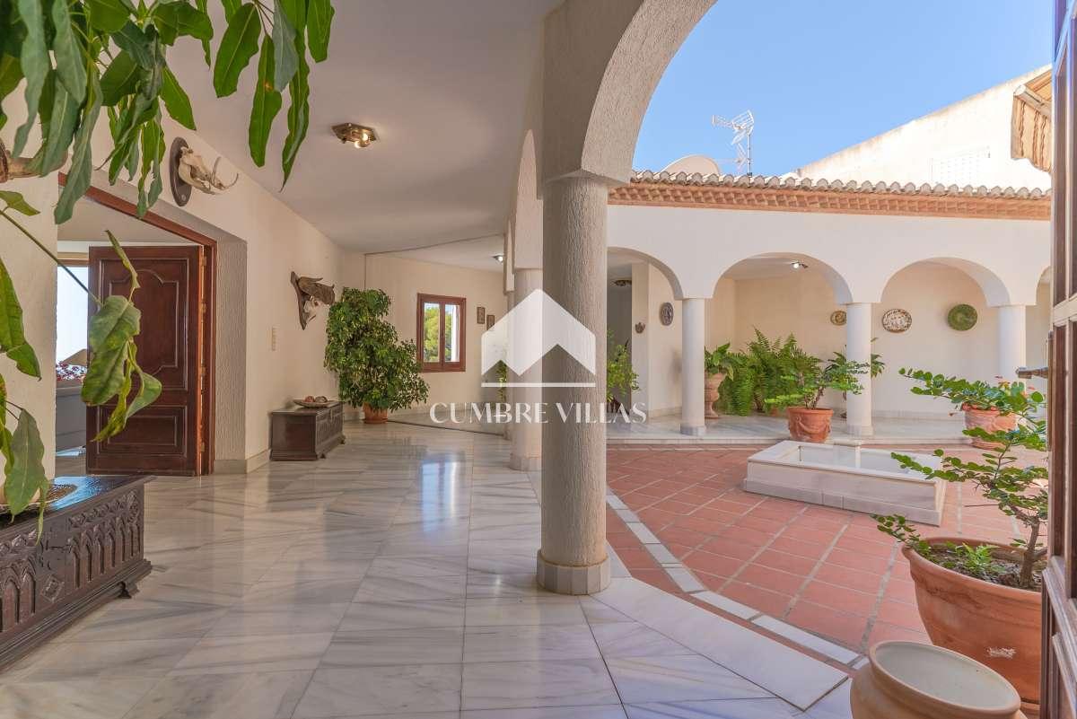 Villa for Sale in Salobreña