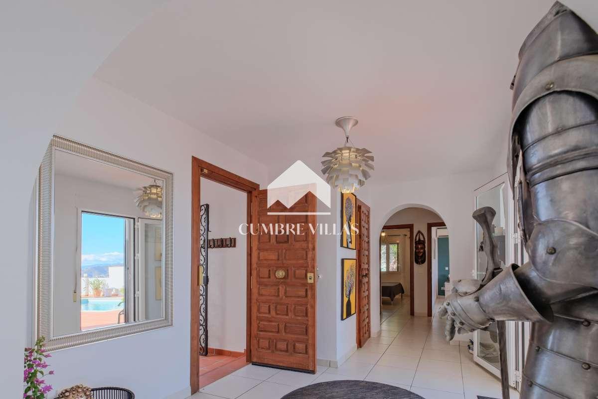 Villa for Sale in Almuñécar