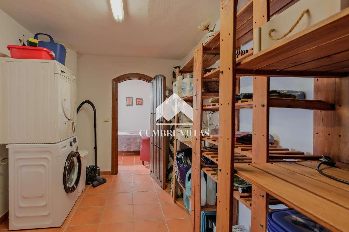 Villa for Sale in Almuñécar