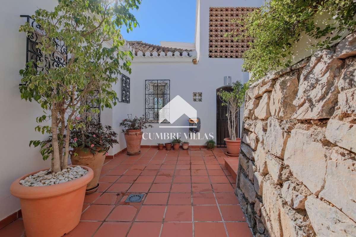 Villa for Sale in Almuñécar