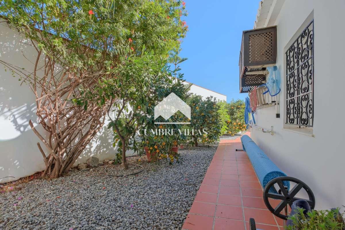 Villa for Sale in Almuñécar