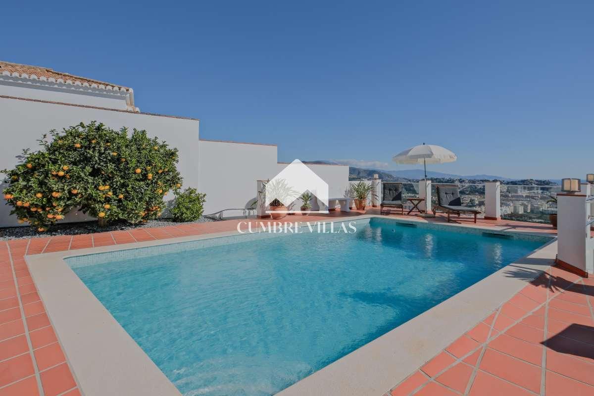 Villa for Sale in Almuñécar