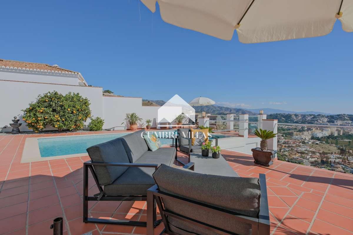 Villa for Sale in Almuñécar