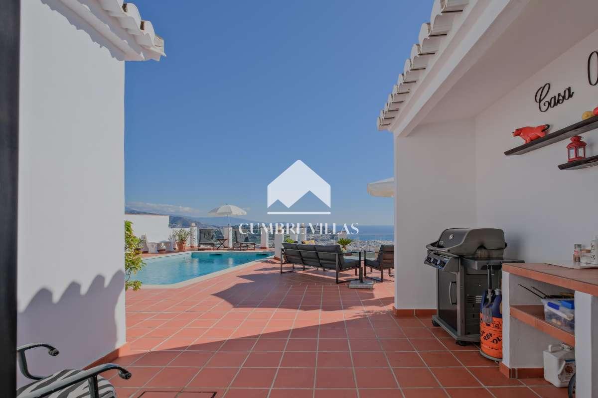 Villa for Sale in Almuñécar