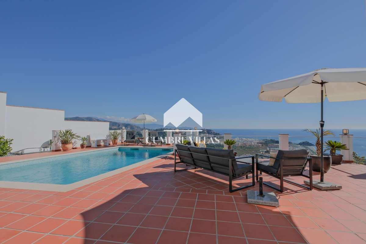 Villa for Sale in Almuñécar