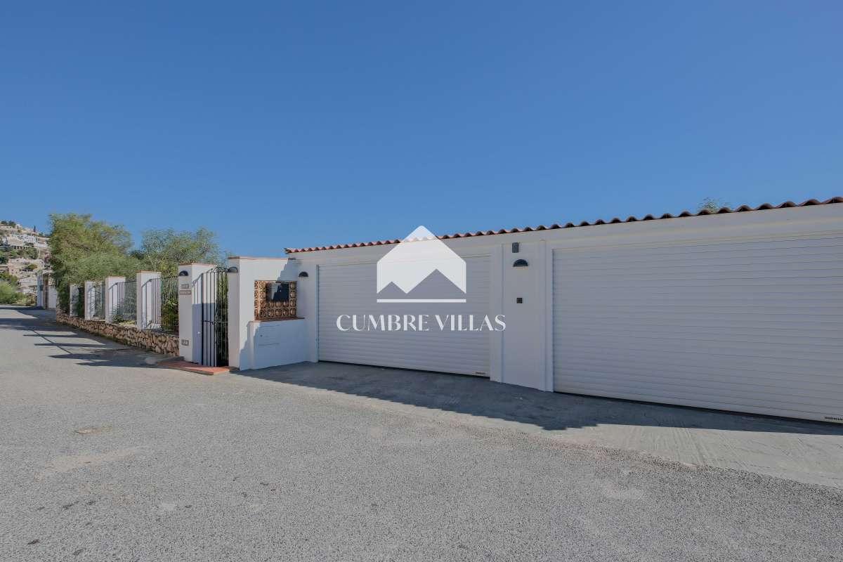 Villa for Sale in Almuñécar