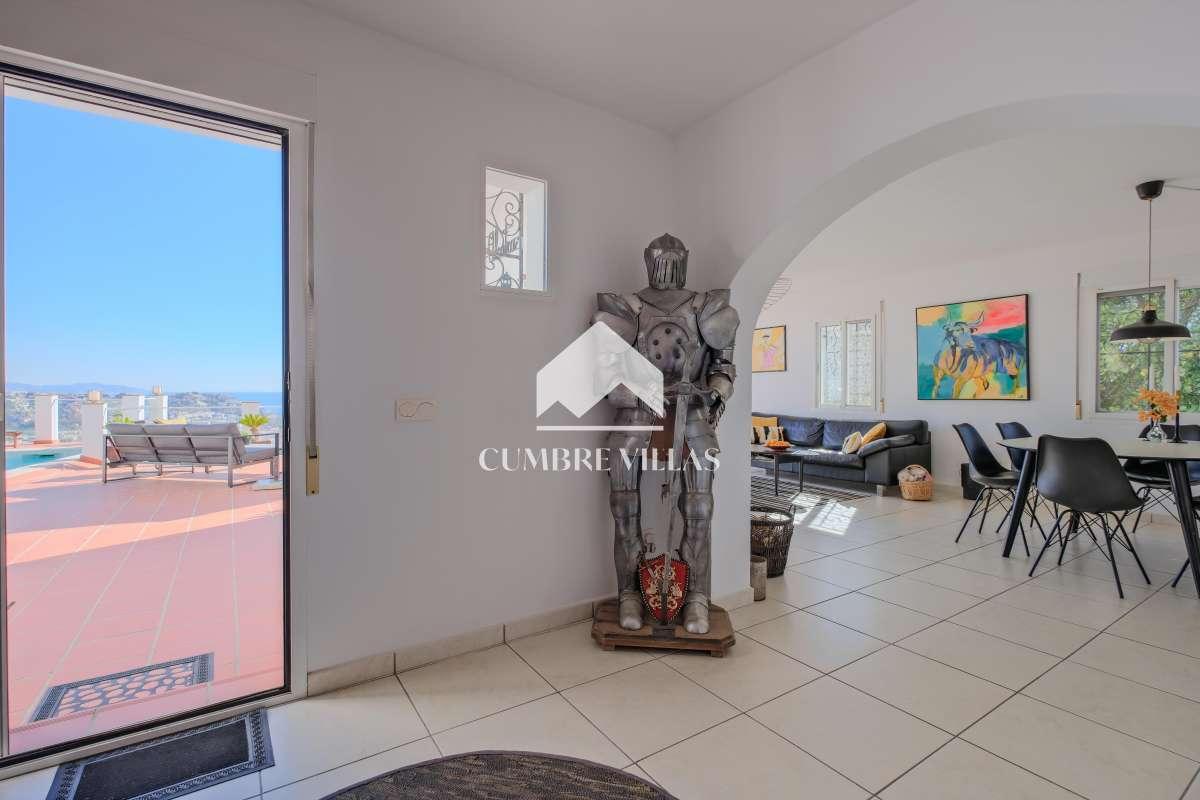 Villa for Sale in Almuñécar