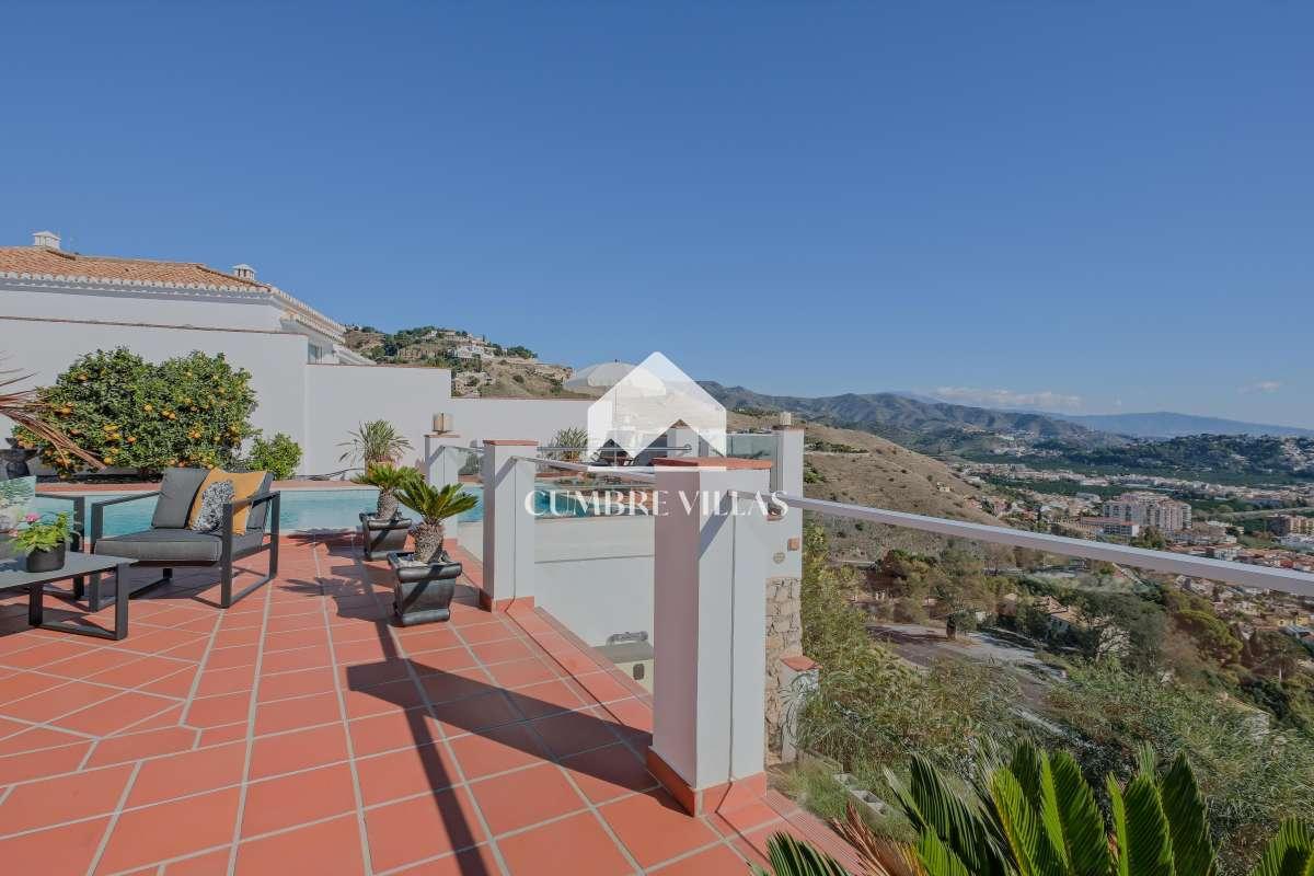 Villa for Sale in Almuñécar