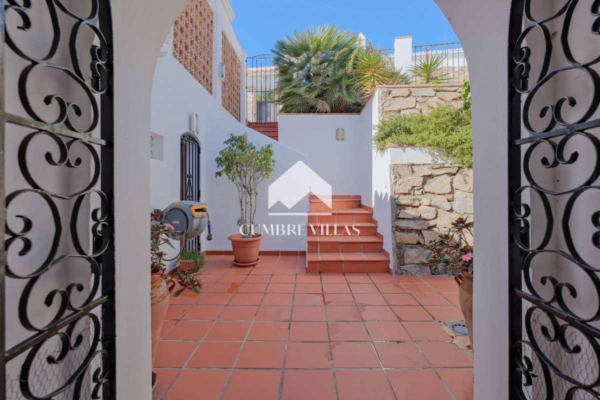 Villa for Sale in Almuñécar