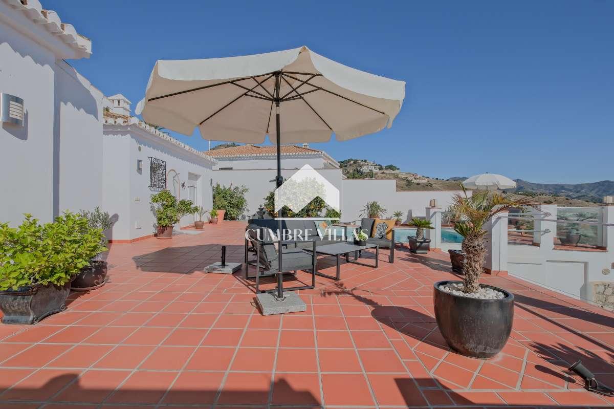 Villa for Sale in Almuñécar