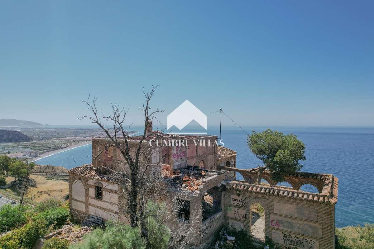 Villa for Sale in Salobreña