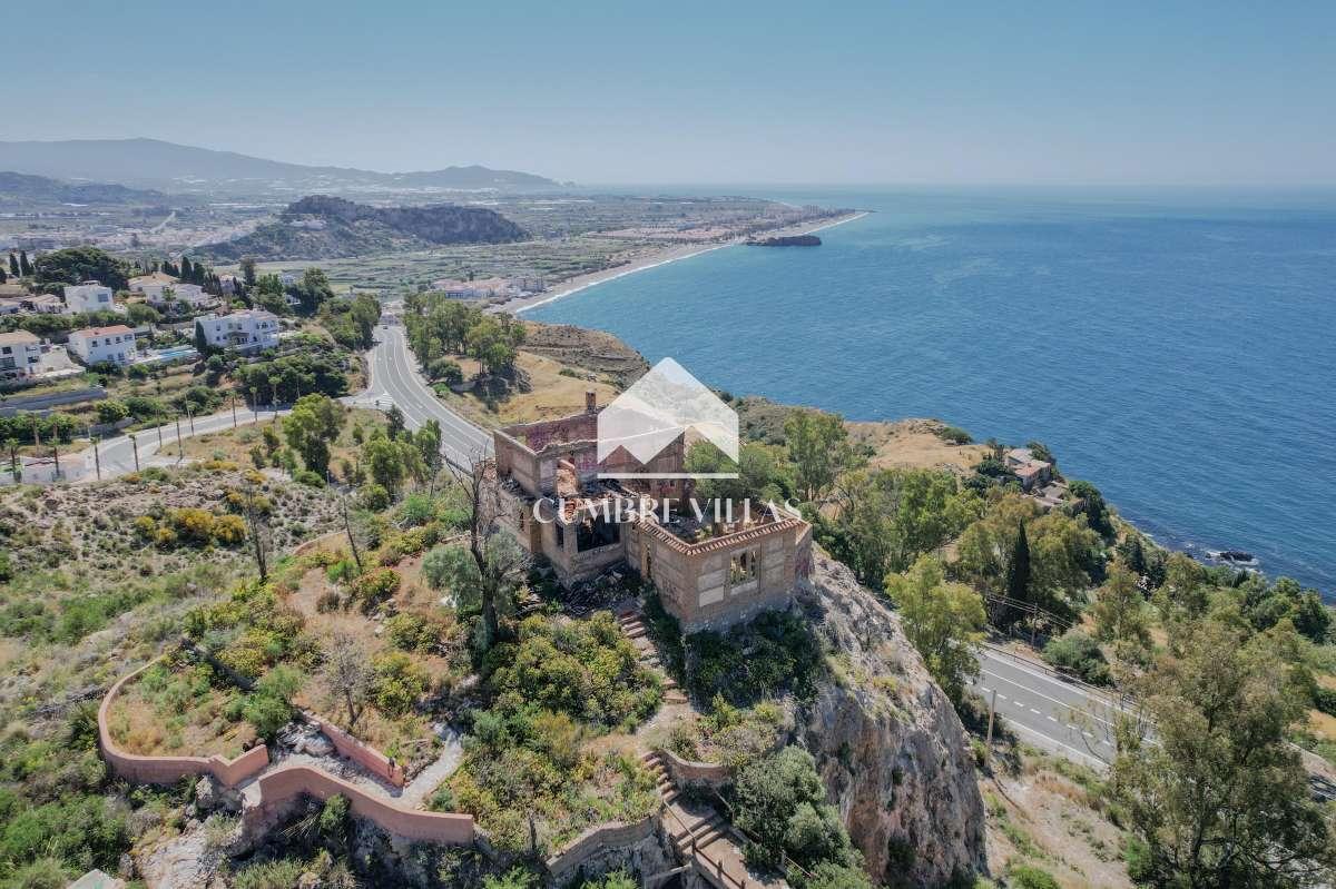 Villa for Sale in Salobreña