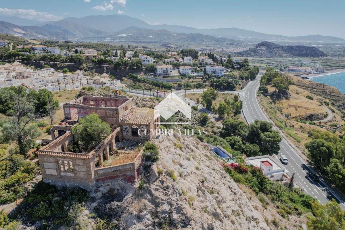 Villa for Sale in Salobreña
