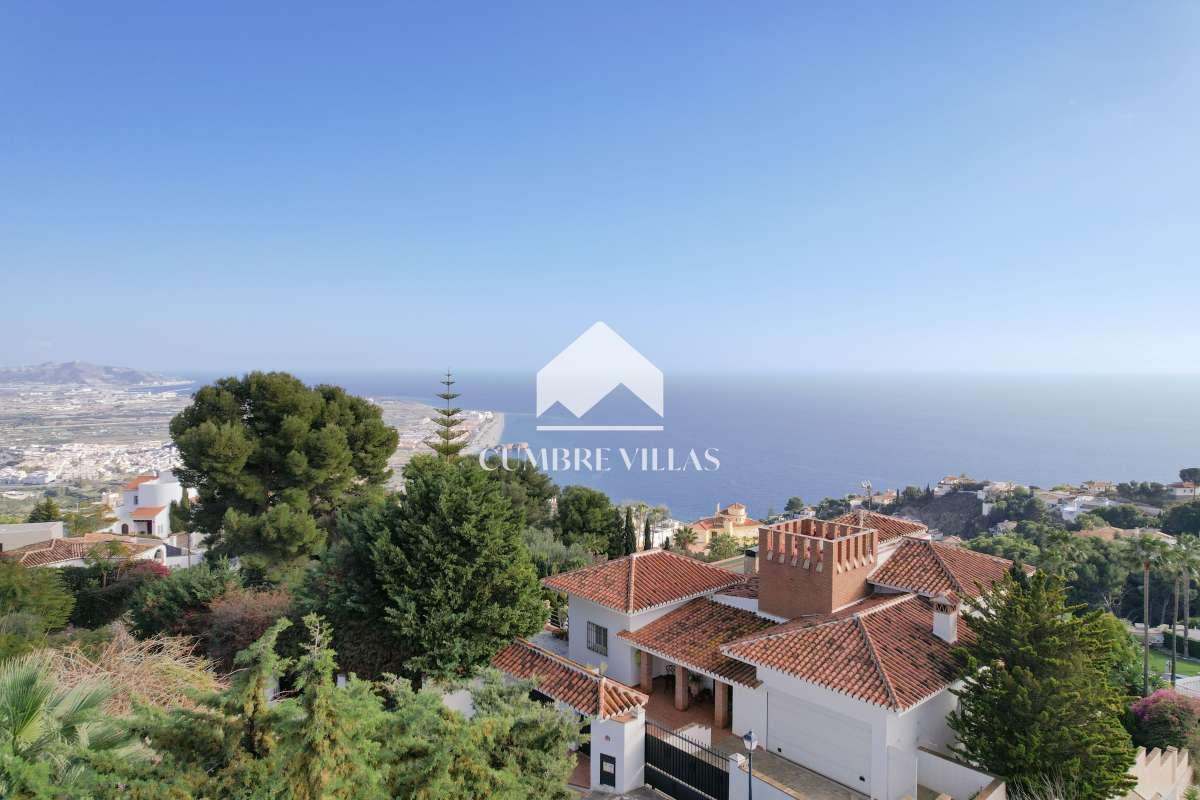 Villa for Sale in Salobreña