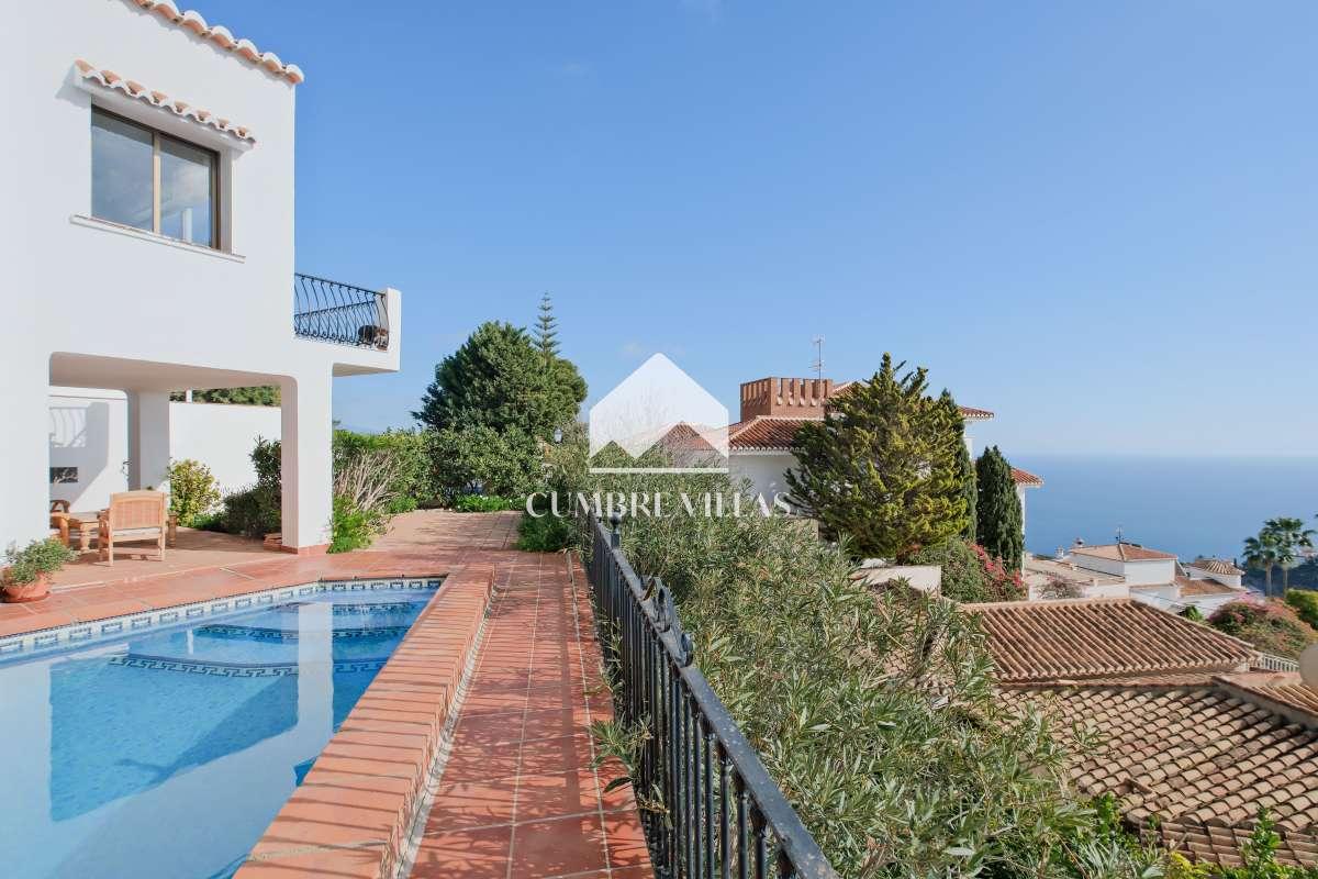 Villa for Sale in Salobreña