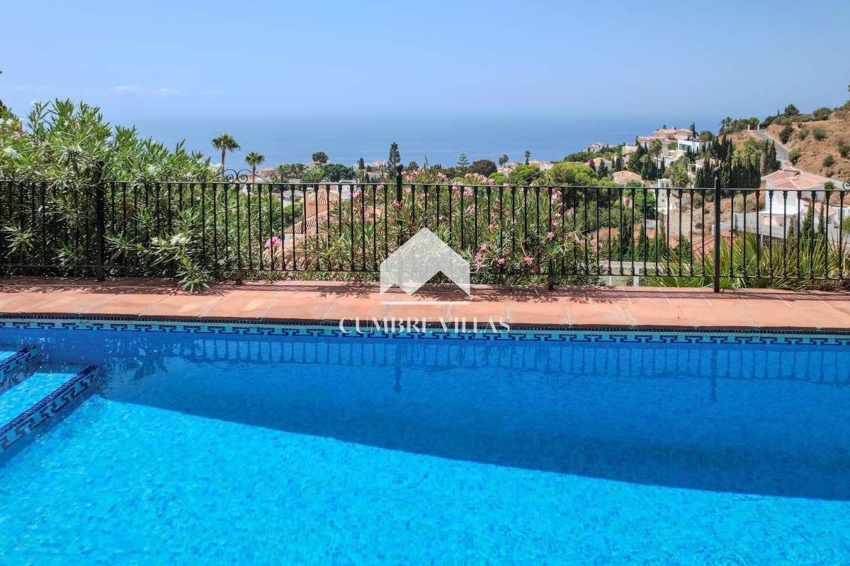 Villa for Sale in Salobreña