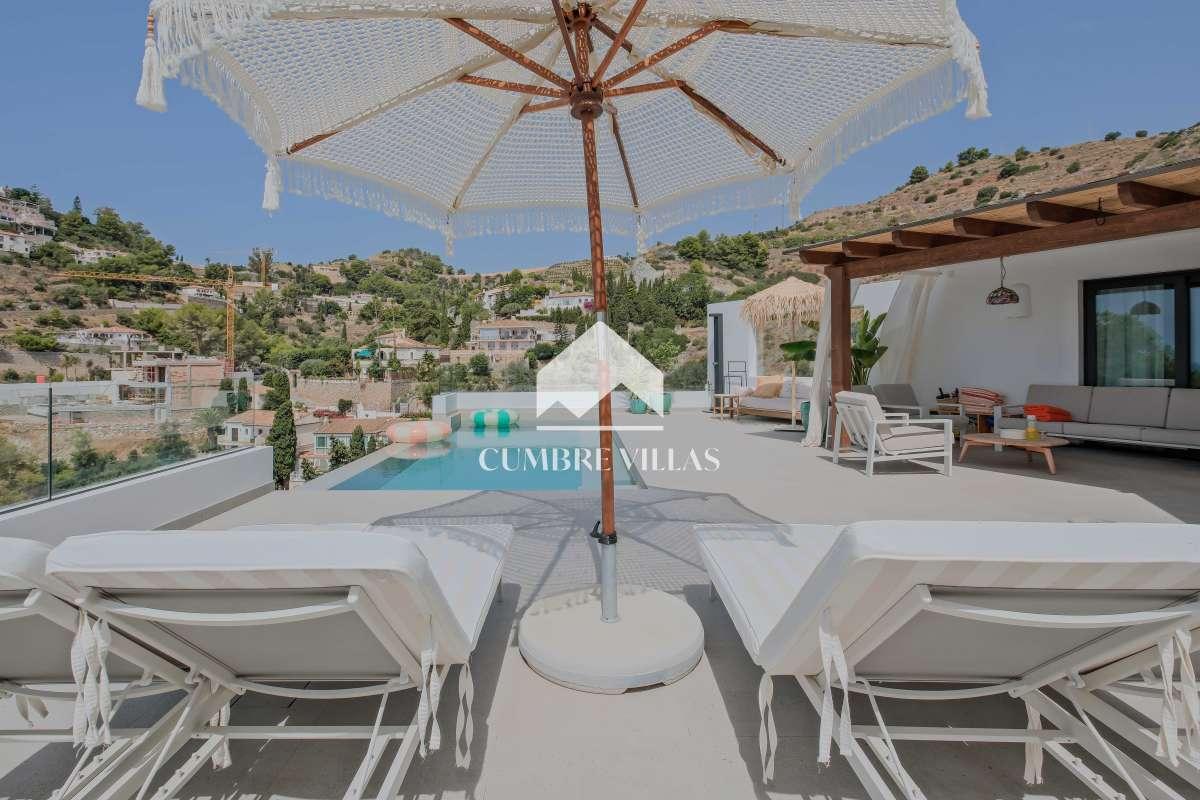 Villa for Sale in Almuñécar