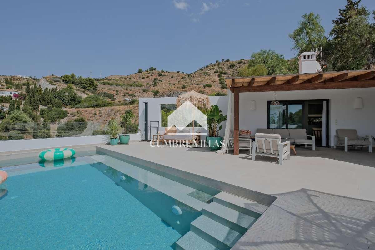 Villa for Sale in Almuñécar