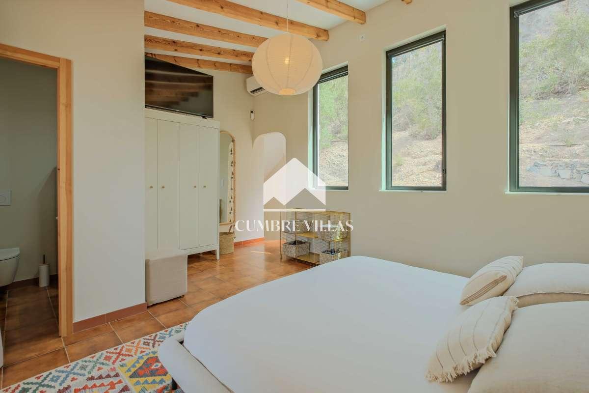 Villa for Sale in Almuñécar