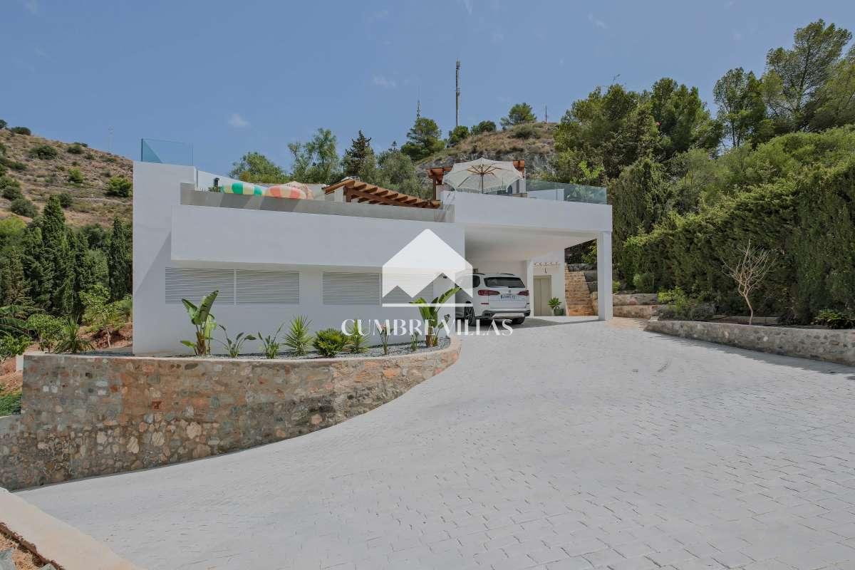 Villa for Sale in Almuñécar