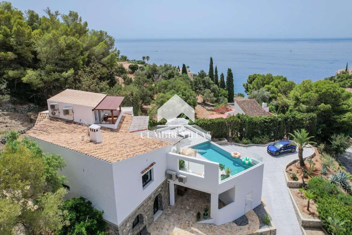 Villa for Sale in Almuñécar