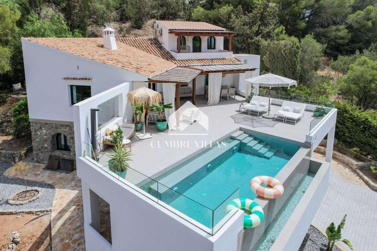 Villa for Sale in Almuñécar