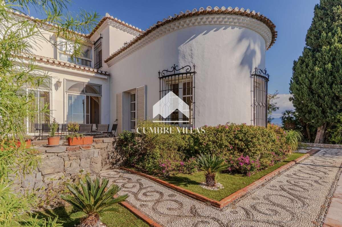 Villa for Sale in Salobreña