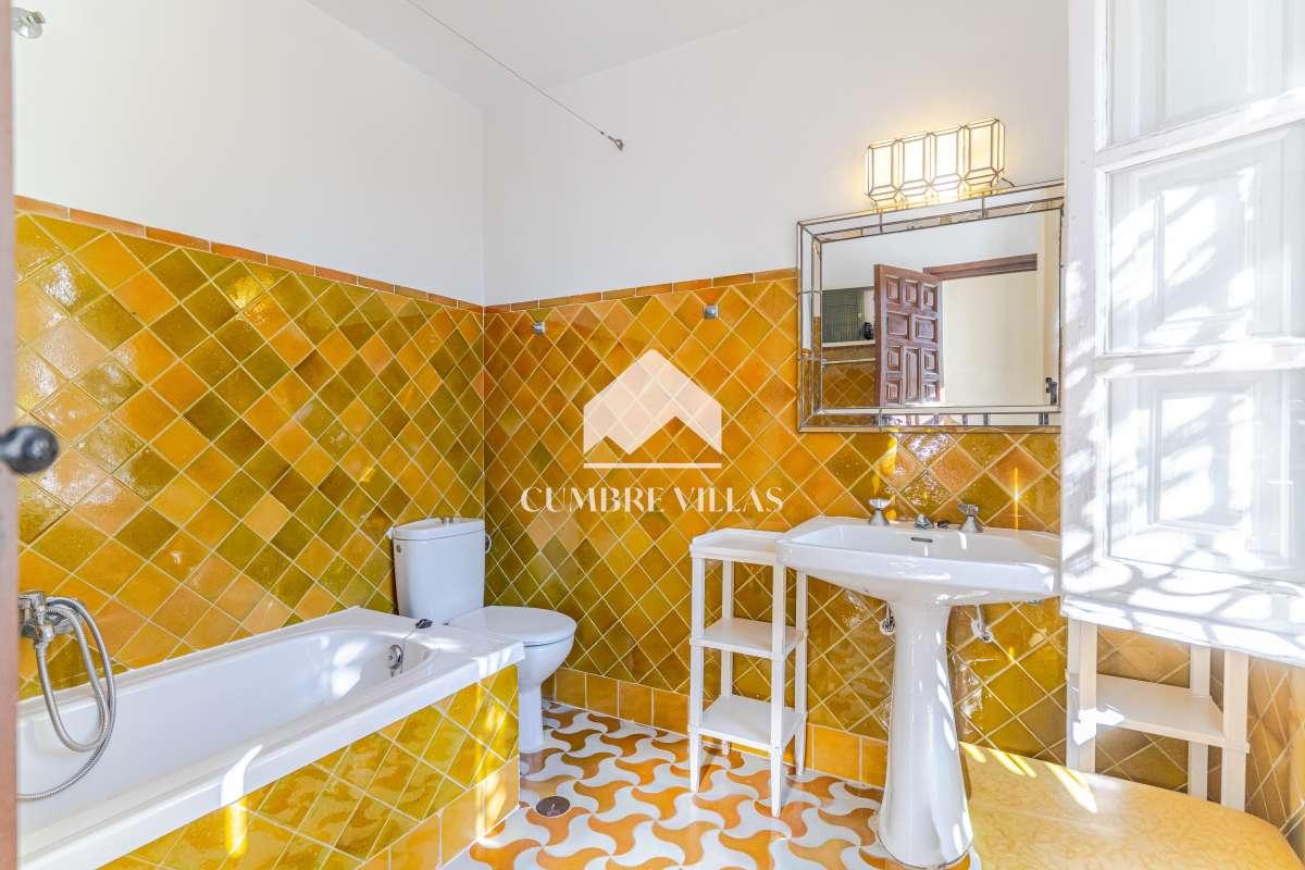 Villa for Sale in Salobreña
