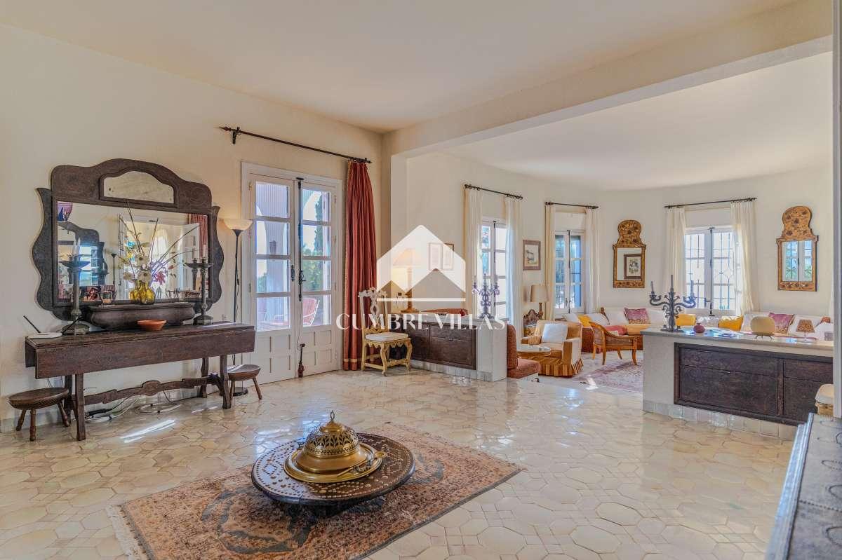 Villa for Sale in Salobreña