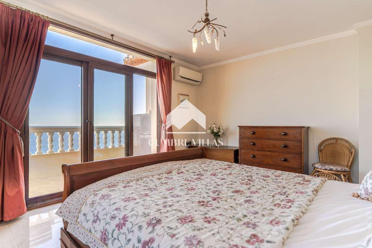 Villa for Sale in Salobreña