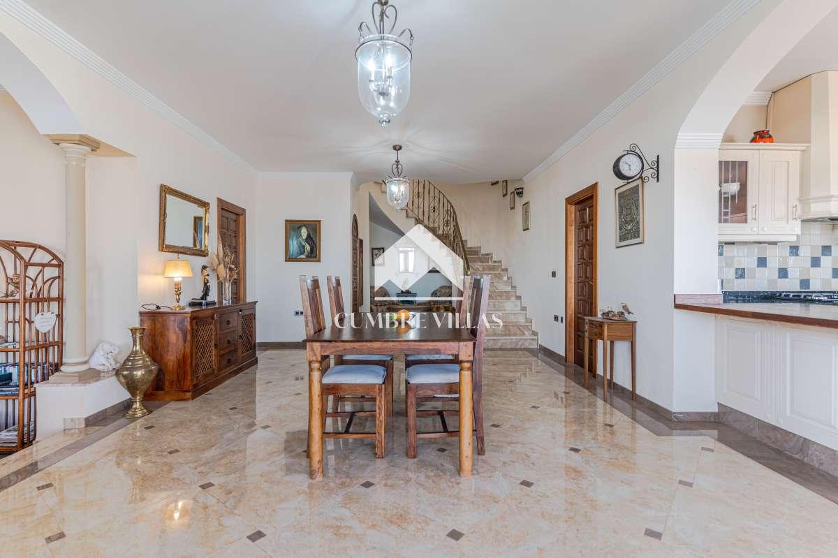 Villa for Sale in Salobreña