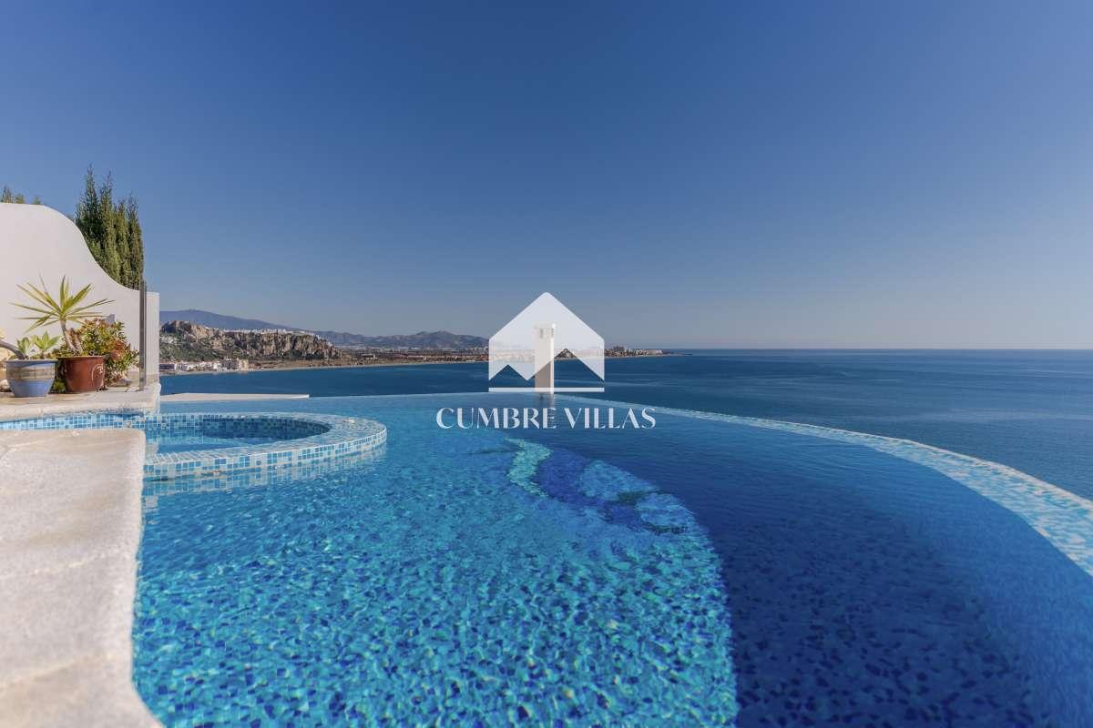 Villa for Sale in Salobreña