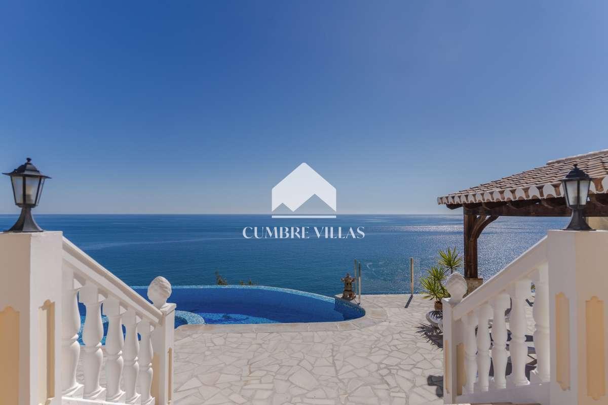 Villa for Sale in Salobreña