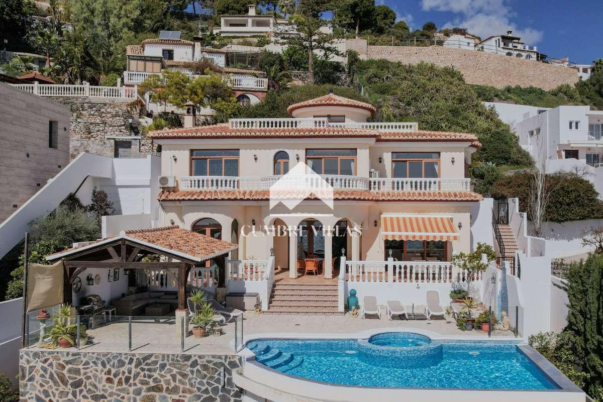 Villa for Sale in Salobreña