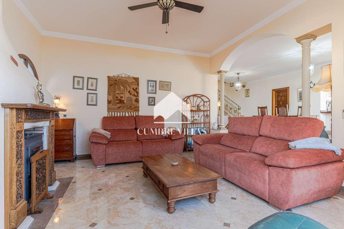 Villa for Sale in Salobreña