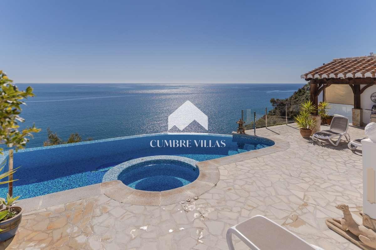 Villa for Sale in Salobreña