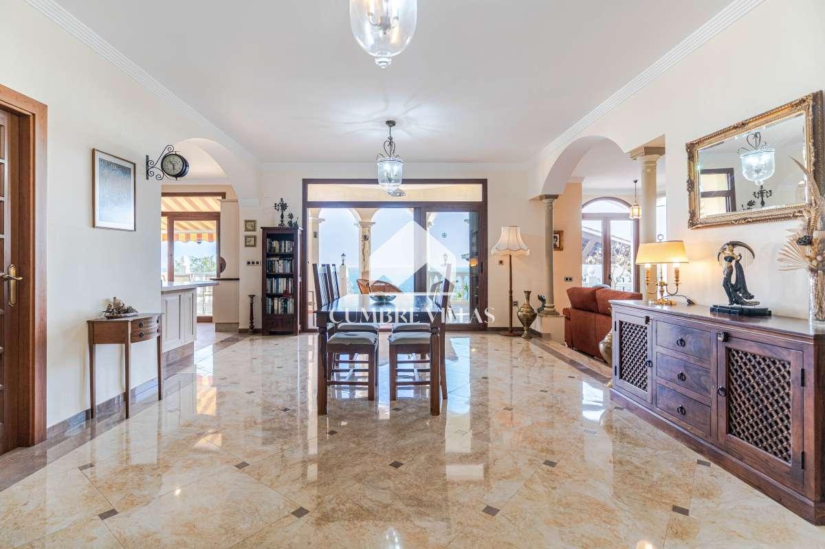Villa for Sale in Salobreña