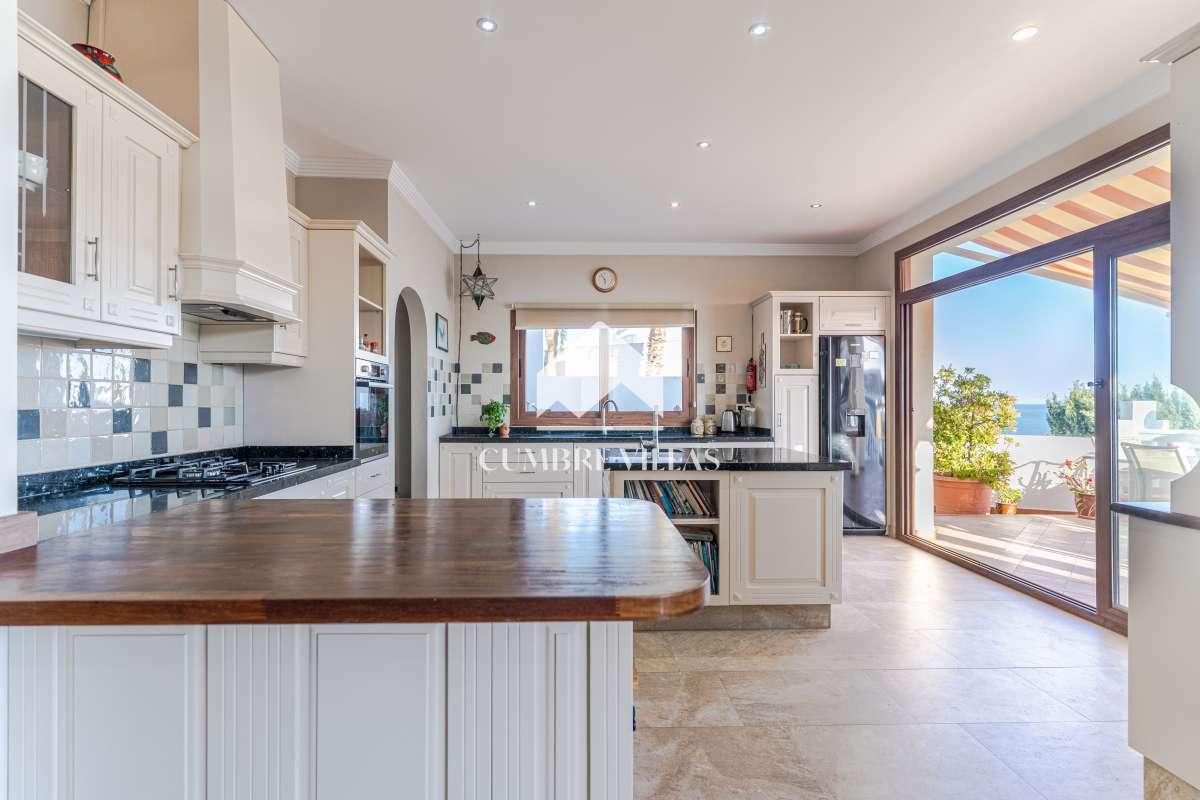 Villa for Sale in Salobreña