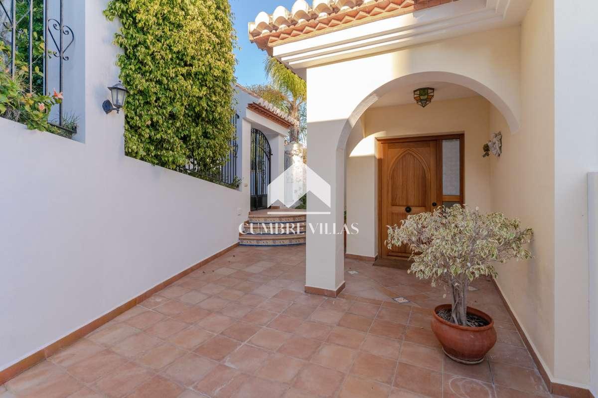 Villa for Sale in Salobreña