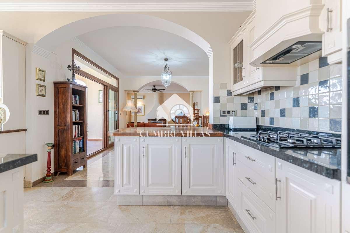 Villa for Sale in Salobreña