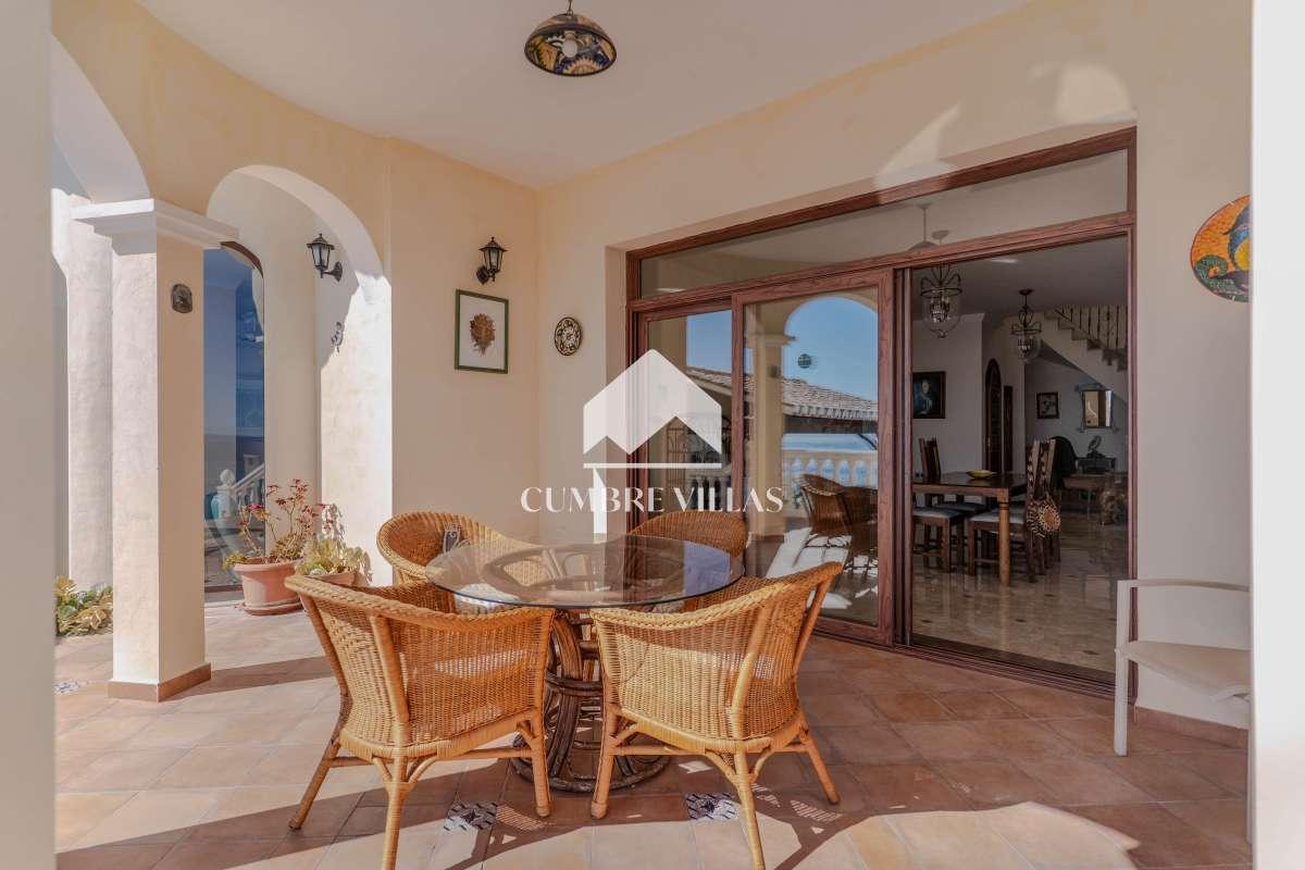 Villa for Sale in Salobreña