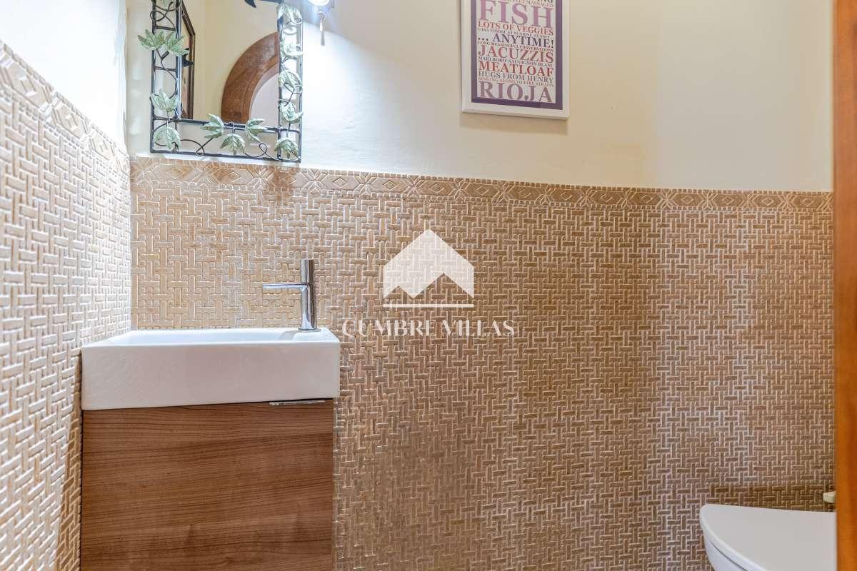 Villa for Sale in Salobreña