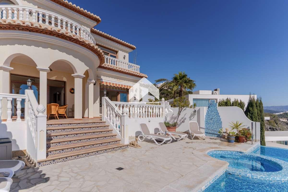 Villa for Sale in Salobreña