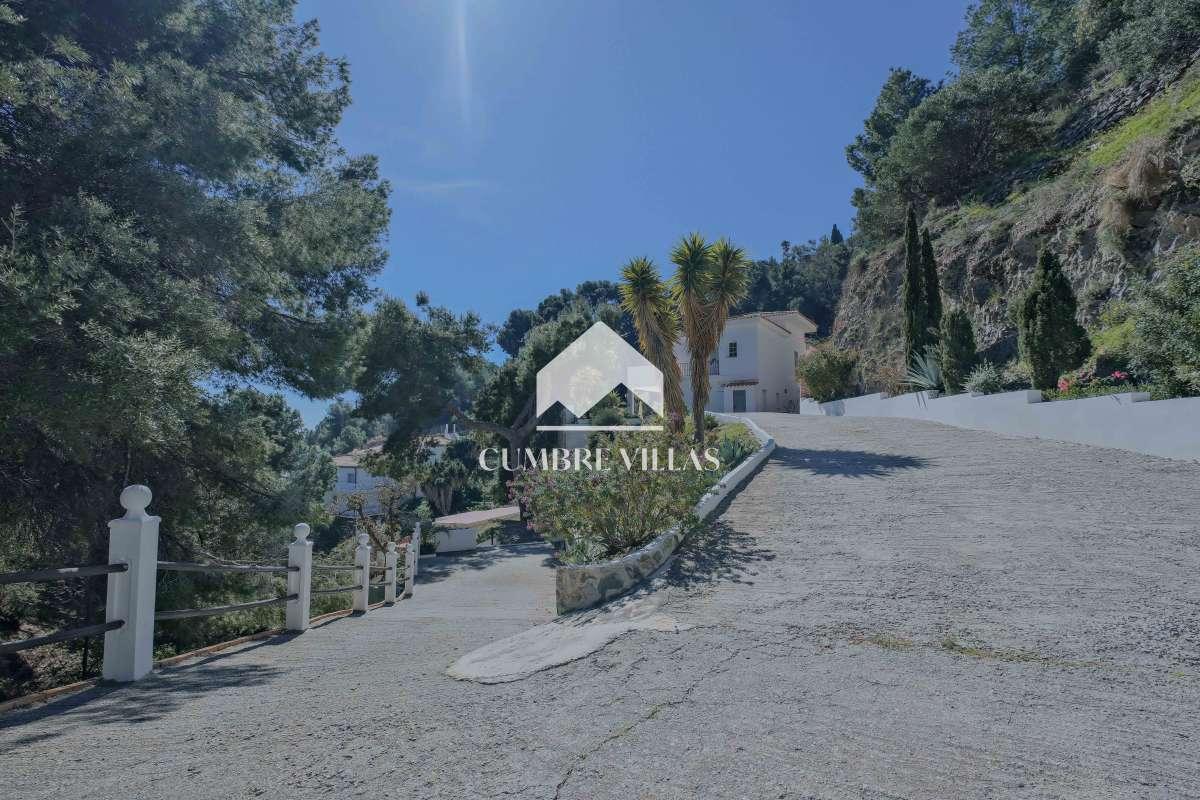 Villa for Sale in Almuñécar