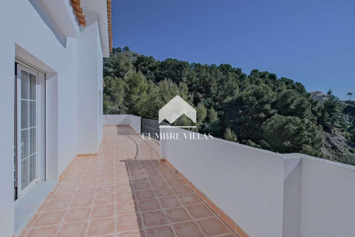 Villa for Sale in Almuñécar