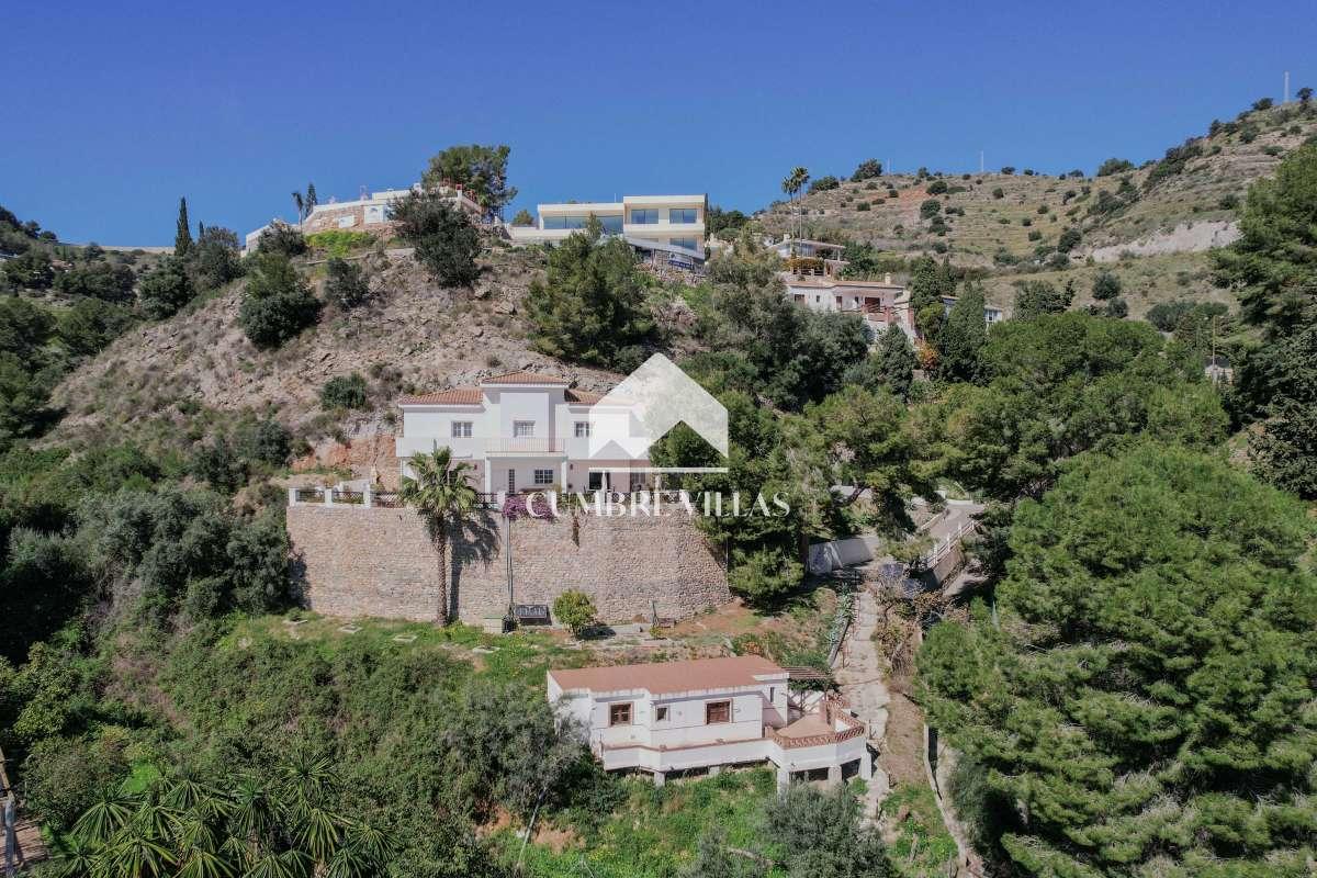 Villa for Sale in Almuñécar