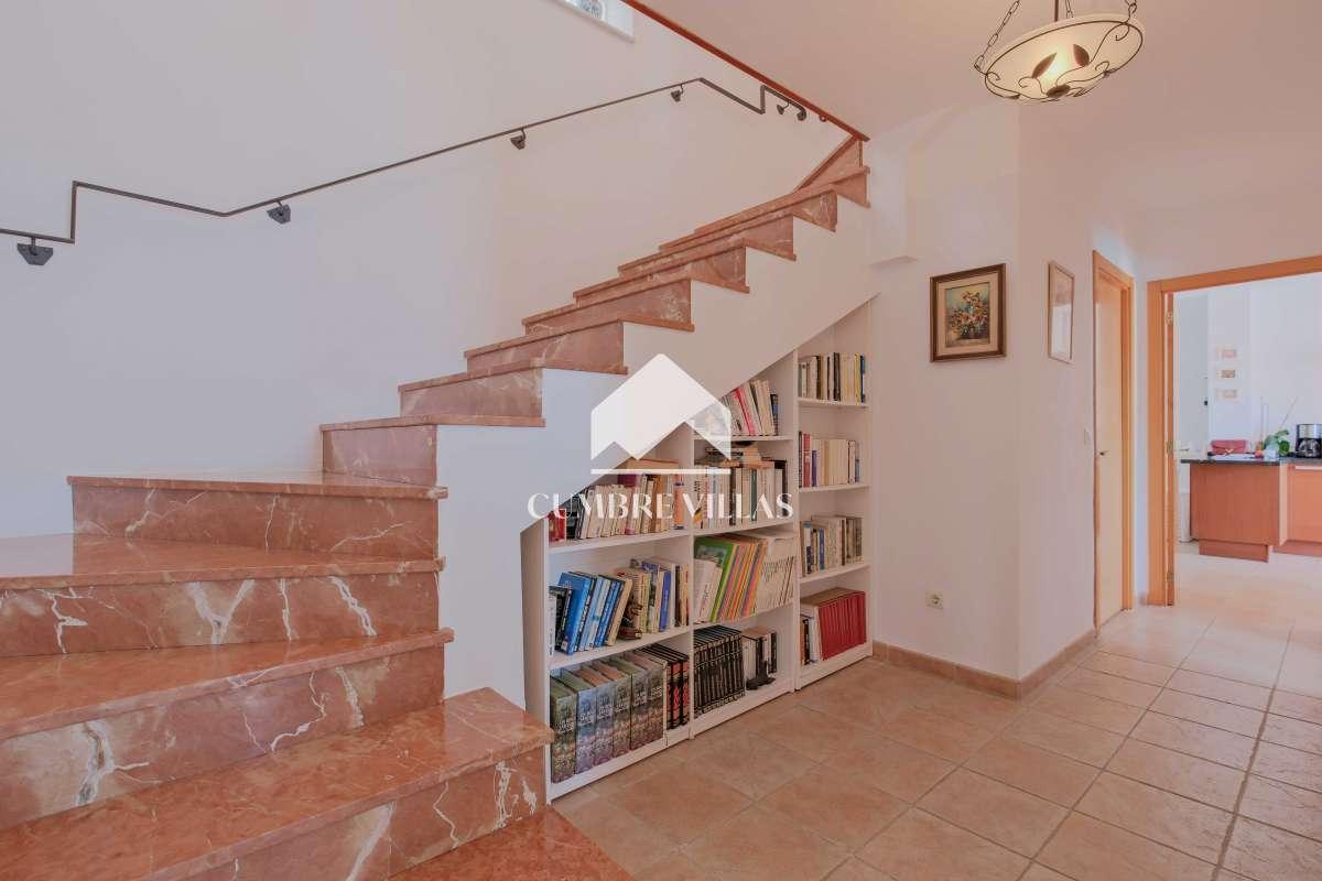 Villa for Sale in Almuñécar