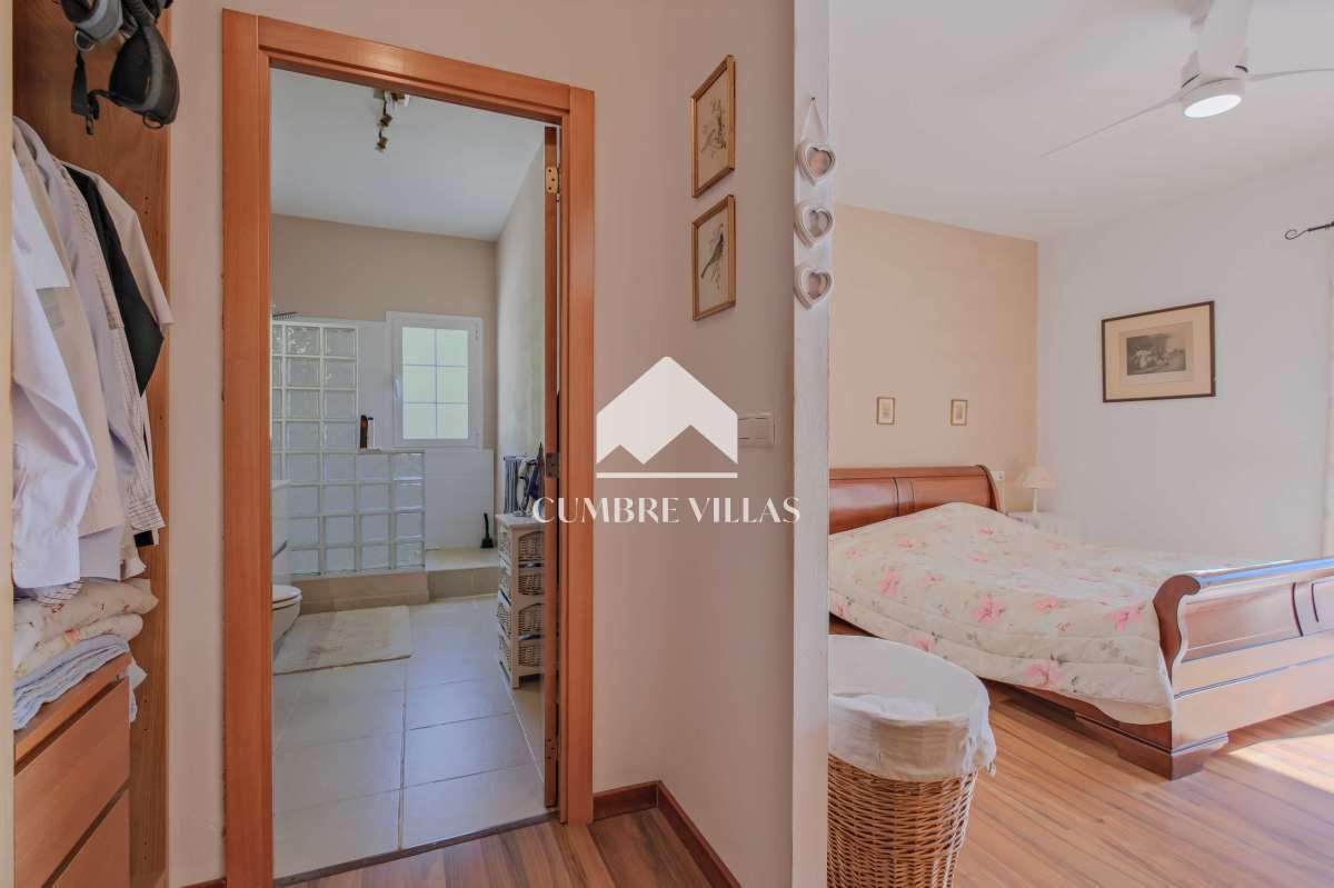 Villa for Sale in Almuñécar