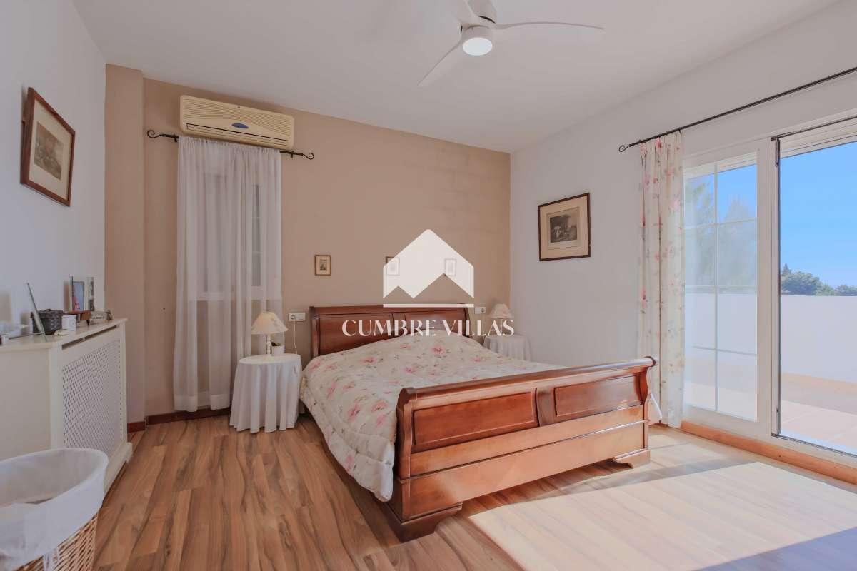 Villa for Sale in Almuñécar